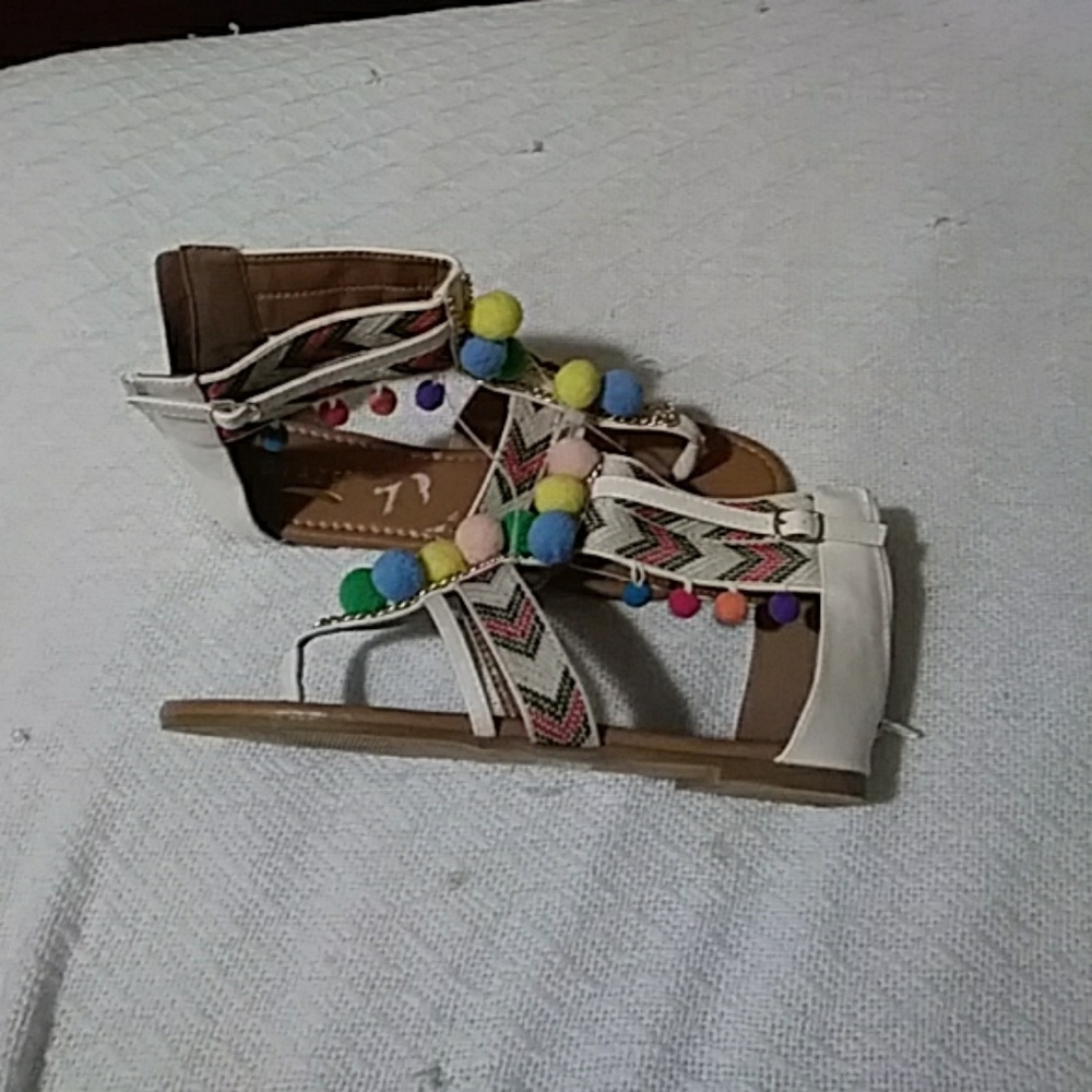 Flat sandals - Picture 3 of 3